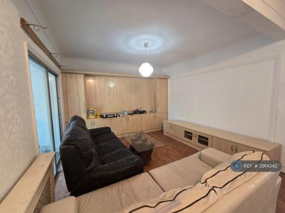 Living Room (Photo 1)