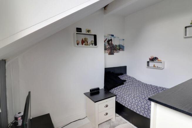 Bedroom 2 (Double)