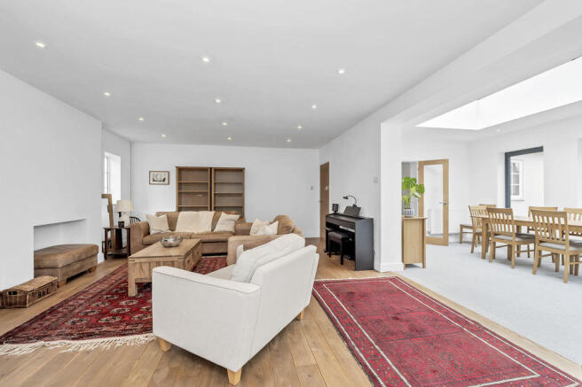 Sitting & Dining Room