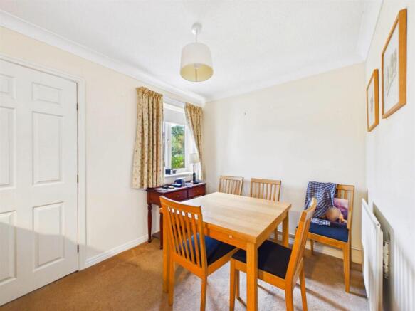 LIVING/DINING ROOM