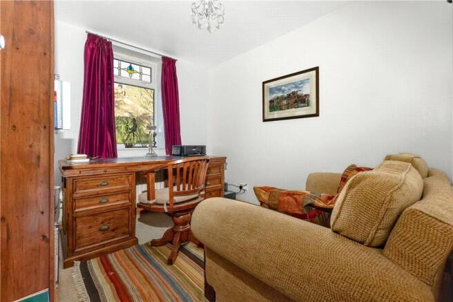 4 bed Bungalow for sale Image 12