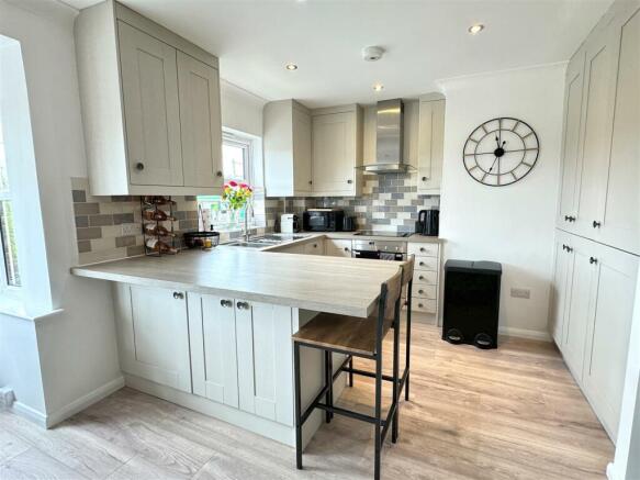 Kitchen 3.jpg