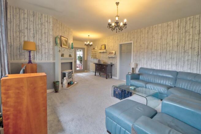 Spacious Lounge Pic1