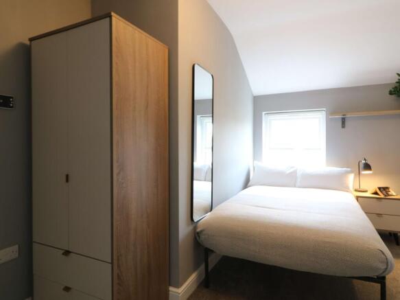 87 Middleton Room 8 5.JPG