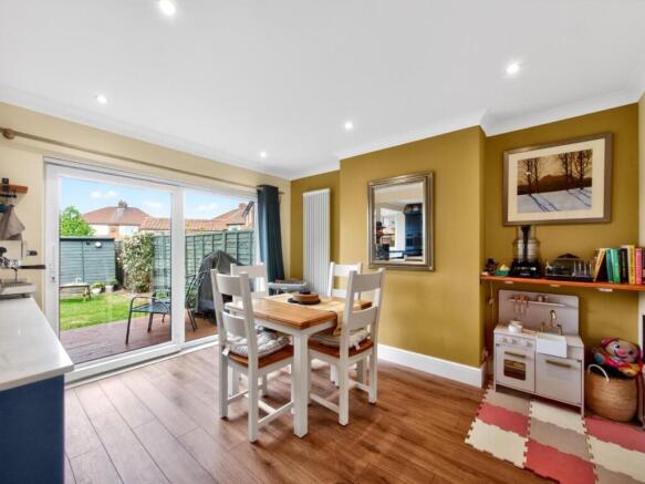 3 bed House for sale Image 8