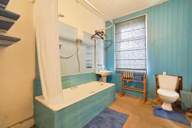 3 bed Terraced for sale Image 8