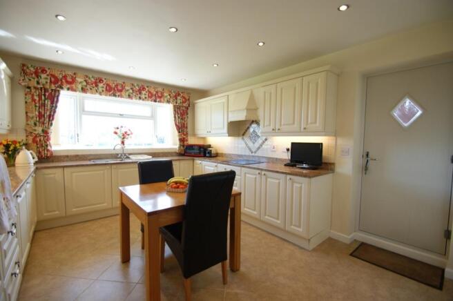 Garden Cottage - kitchen 1.jpg
