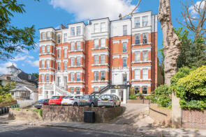 Flat 13a, The Heights, Frognal, London NW3 6XS