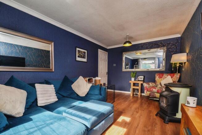2 bed Ground Flat for sale Image 5
