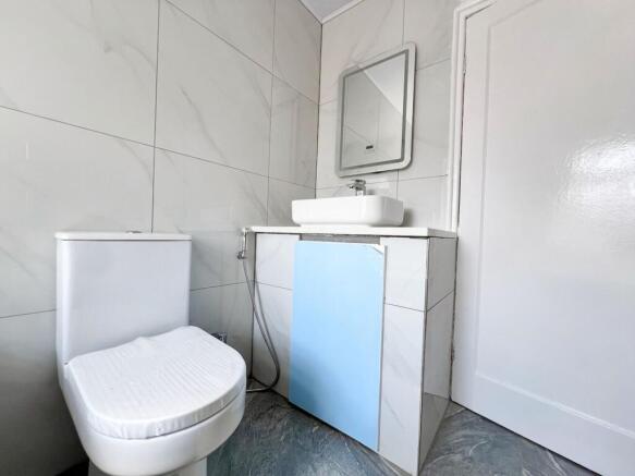 3 bed Semi-Detached to rent Image 10