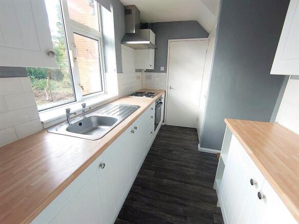Kitchen 2.jpg