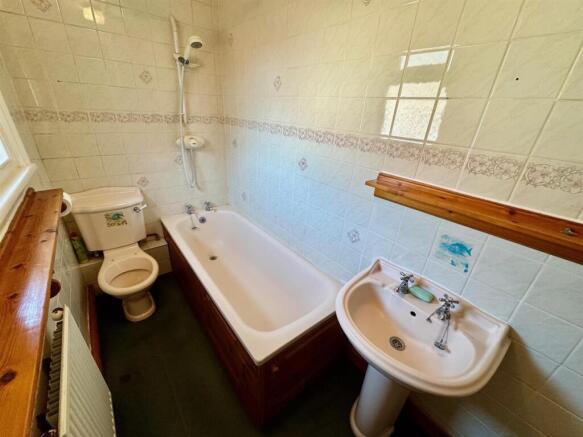 3 bed Semi-Detached for sale Image 12
