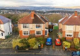 52, Benomley Crescent, Almondbury, Huddersfield HD5 8LU