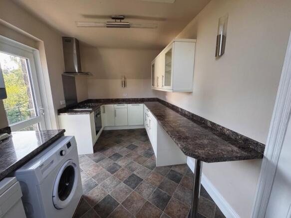 2 bed Apartment for sale Image 2
