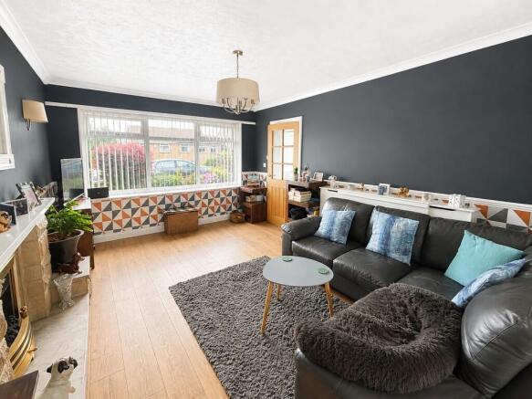 3 bed Semi-Detached for sale Image 3