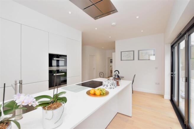 Kitchen/ Dining Area