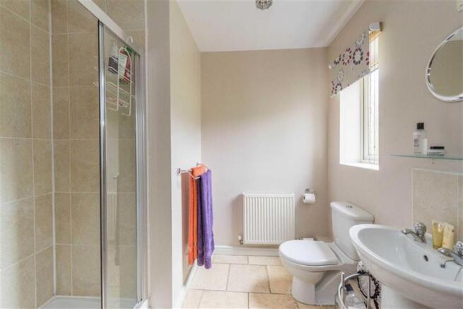 EN SUITE SHOWER ROOM