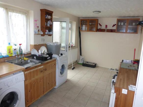 Kitchen/Dining Area