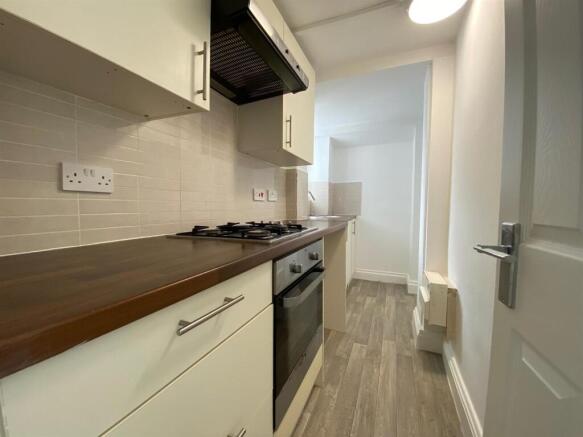 Kitchen (2).jpg