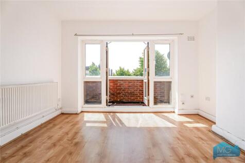 Warltersville Road, Crouch End Boarders, London, N19