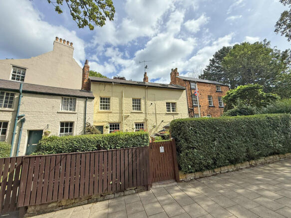 4 bed Terraced for sale Image 11