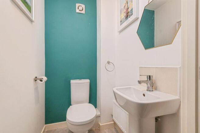 3 bed Semi-Detached for sale Image 7