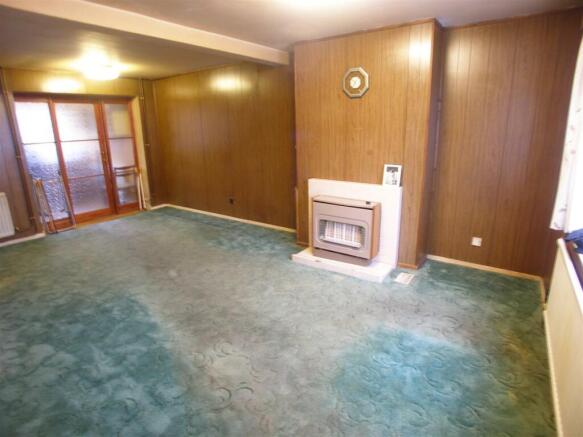 Lounge/Dining Room