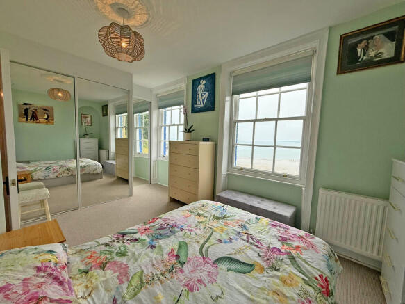 5 bed Terraced for sale Image 10