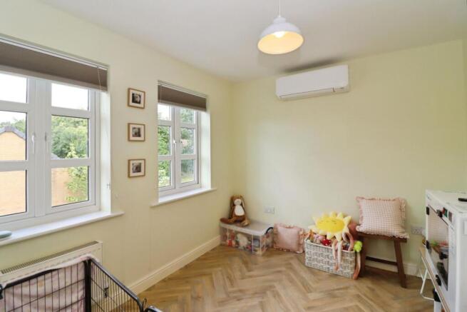 4 bed Detached for sale Image 11