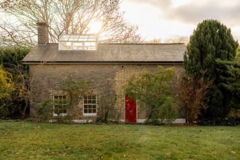 Broad Walk, London, SE3