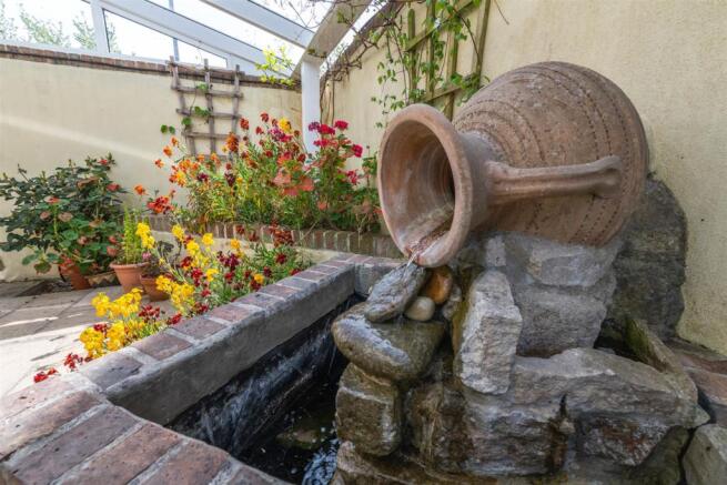 garden room feature.jpg
