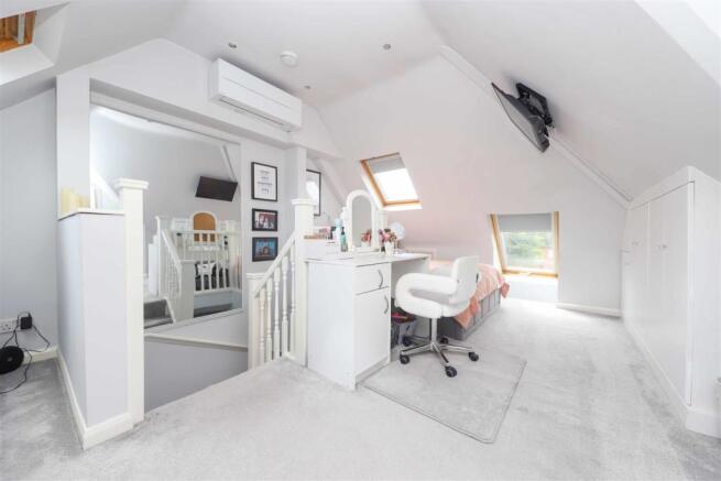 40 Swakeleys Drive (13).jpg