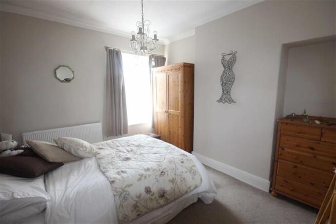 BEDROOM 2