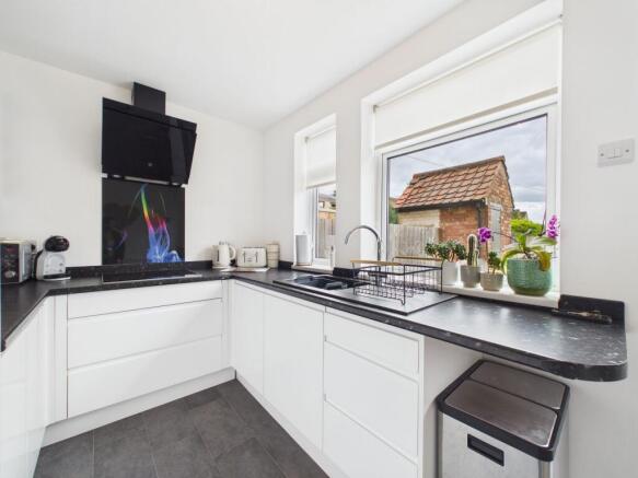 2 bed Semi-Detached for sale Image 5