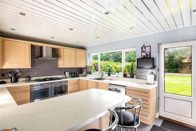 Kitchen/Breakfast Rm