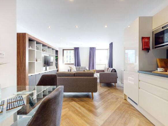 3 bed Apartment to rent Image 8