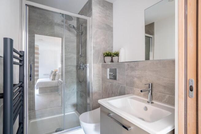 2 bed Apartment to rent Image 6