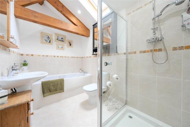 4 bed Detached for sale Image 8