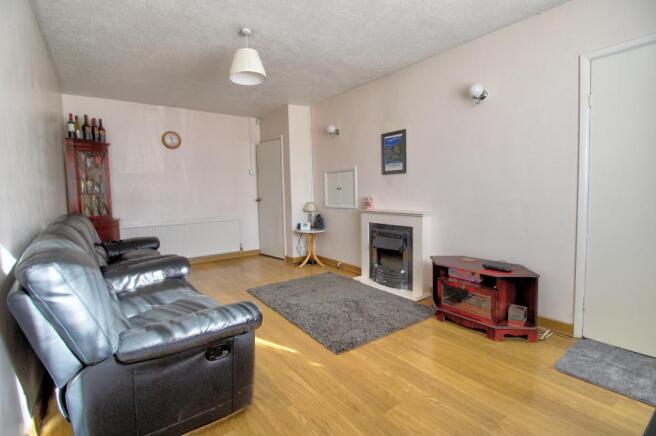 Sitting room photo two