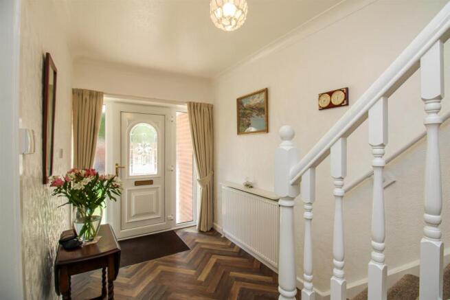 3 bed Detached Bungalow for sale Image 4