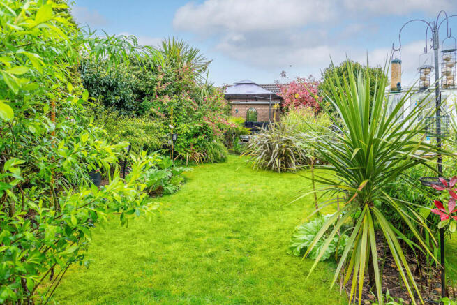 Garden h