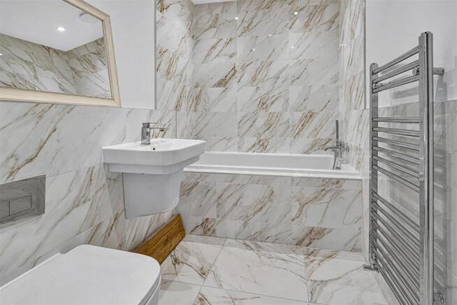 2 bed Apartment for sale Image 11