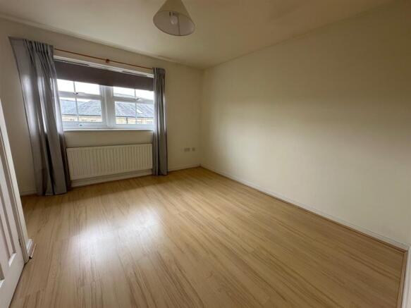 2 bed Terraced to rent Image 8