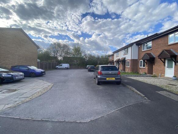 Walker Gardens, Hedge End photo 4