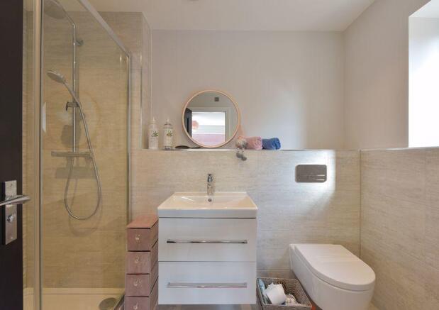 Bedroom 2 en-suite