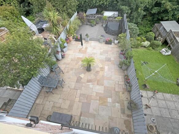 Hawthorn Way 44 - Garden Front.jpg