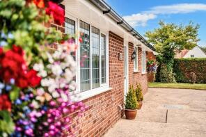 Trianja, Church Lane, Alvingham LN11 0QD