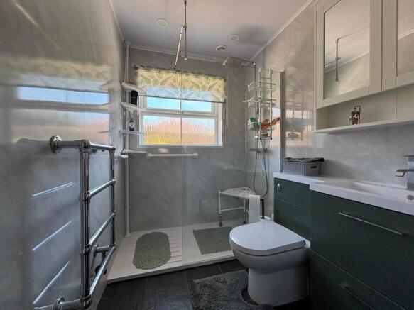3 bed Detached Bungalow for sale Image 10