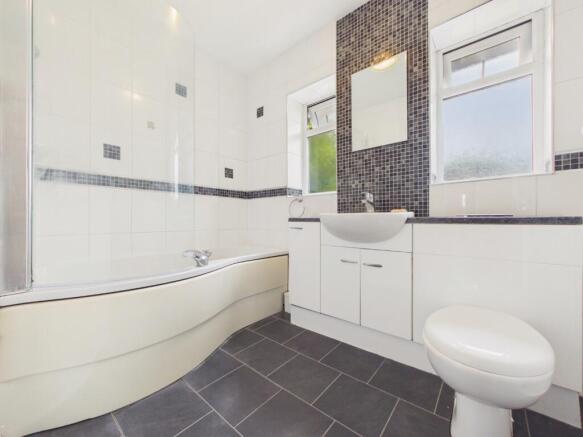 3 bed Terraced for sale Image 7