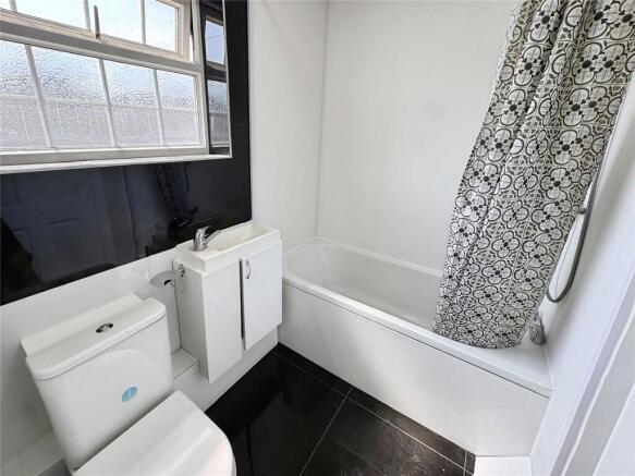 3 bed End of Terrace to rent Image 11